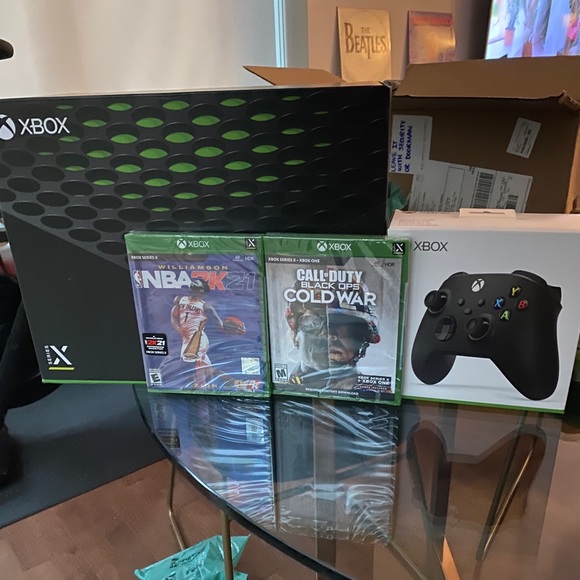 Xbox Series X Bundle - Picture 1 of 1